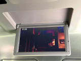 【後席モニター】家族や友人とお出かけする機会が多い方に大人気の後席モニターを装備!見やすい位置に画面がありテレビやDVDの視聴も快適!友達もお子様も、後席にしか乗らなくなるかも??