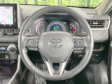 【純正革巻きステアリング】上質な革を使用することで、手にしっかり馴染みとても運転しやすいハンドルです♪