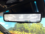 【デジタルインナーミラー】後席の大きな荷物や同乗者で後方が確認しづらい時でも安心!カメラが撮影した車両後方の映像をルームミラー内に表示。クリアな視界で状況の確認が可能です!