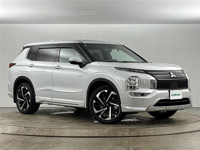 アウトランダー PHEV 2.4 P 4WD 本革シート