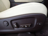 パワーシート搭載。微妙な調整が手軽にでき、ピッタリのポジションで運転することが可能です。
