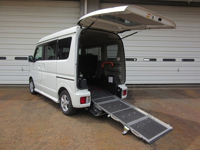 NV100クリッパーリオ チェアキャブ ハイルーフ 4WD