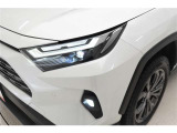 LEDヘッドライトです。デザイン性がよくとても明るいので、夜間の走行や悪天候でも安心です。しかも長寿命!