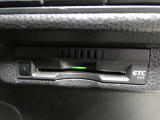 ビルトインタイプのETC車載機です。見た目もスマートで料金所通過もキャッシュレスです。