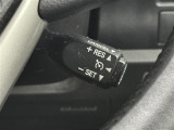 【クルーズコントロール】アクセルを踏み込まなくても設定した速度を保ち走行し続けることができる便利な機能です。ロングドライブになりがちな高速道路や有料道路で、その真価を発揮します。