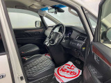 運転者にとっては日々使用することとなる運転席です。運転席が快適だと運転に集中することができますね。