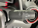 【オートライト(AUTO)】外の明るさをシステムが感知して、自動でヘッドライトが点灯します!ヘッドライトをつけ忘れを防ぐ便利機能です。