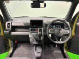 美しいデザインの運転席空に加えてUV&IRカット機能付きフロントガラスの面積や位置取りが良く、前方・右前・左前方向の視認性がいいですよ!