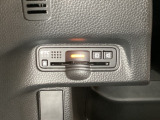 ハンドルの左下にETCがついています。高速道路の料金所の通過も楽々です。 カードの取り出しもしやすい場所についています。