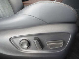 パワーシート搭載。微妙な調整が手軽にでき、ピッタリのポジションで運転することが可能です。