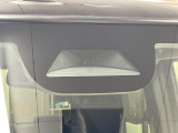 【ホンダセンシング】走行中に前方の車両等を認識し、衝突しそうな時は警報とブレーキで衝突回避と被害軽減をアシスト。より安全にドライブをお楽しみいただけます。