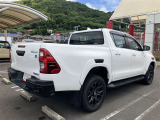 シートを外して室内をすみずみまで洗浄&消臭。ボディやタイヤはもちろん、エンジンルームまで洗浄しています。