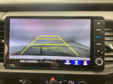 【バックカメラ】運転が苦手な方も車庫入れラクラクです!ギアをリバースに入れれば自動的に切り換わりますので、面倒な操作は不要です♪狭い駐車場もお車を傷つけず安心ですね!