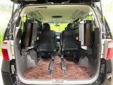 普段のお買い物や通勤、送迎等に十分な荷室スペースを確保しております。セカンドシートを倒すと、大きな荷物の積載も可能です♪
