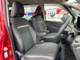 ひじ掛けが付いて運転が楽です