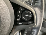 【アダプティブ・クルーズ・コントロール】予め設定した車速内でクルマが自動的に加減速。 前走車との適切な車間距離を維持しながら追従走行し、高速道路でのドライバーの疲労を軽減してくれる嬉しい機能付♪