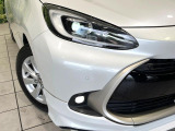 【LEDヘッドライト】悪天候や夜間走行時も良好な視界を確保し安心して運転できる高輝度LEDヘッドライトを装備!点灯速度が早く、消費電力も抑えられています。