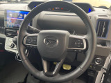 【純正革巻きステアリング】上質な革を使用することで、手にしっかり馴染みとても運転しやすいハンドルです♪