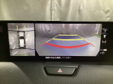 狭い場所での駐車やすれ違いなどでより的確な運転操作に役立つ360&deg;ビューモニターが装備されています。
