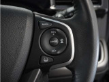 ◆アダプティブクルーズコントロール◆予め設定した車速内でクルマが自動的に加減速。前走車との適切な車間距離を維持しながら追従走行します。【LKAS】車線維持支援システムでステアリング操作を支援。