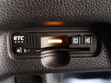 デザインスッキリのビルトイン『ETC』!高速道路の特典はもちろん、キャッシュレスなので料金所では徐行するだけで通過可能です!