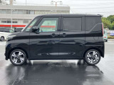 開閉ラクラク両側オートスライドドア付きです。リモコンや車内からでも開閉操作は可能です。