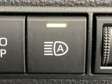 対向車がいないとき、見通しの悪い道路は暗くて怖いですよね。。。こちらのクルマはオートマチックハイビーム搭載です!対向車の有無で自動でハイ・ロウビームに切り替えます。