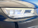 ●LEDハイビームが多数独立で存在し、ハイビーム時に対向車や前方を走る車の部分をロービームに切り替えが可能!!シーケンシャルウインカーも装備!!
