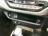 USB充電口を搭載しています!携帯電話の充電などに便利です!
