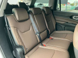 ゆったりとお車のご商談が出来るように商談ブース完備!キッズコーナーもあります。