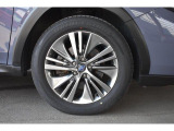 純正18インチアルミホイル/タイヤサイズは225/55R18です