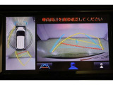 ハンドル操作に連動してガイドラインが変化するバックカメラ搭載です。クルマは構造上たくさんの死角がありますので、とても便利な機能ですね。あくまで補助の為の装備ですのでバックは目視での確認が大事ですよ!