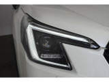 LEDヘッドライトで夜間の運転も安心です