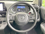 【純正革巻きステアリング】上質な革を使用することで、手にしっかり馴染みとても運転しやすいハンドルです♪