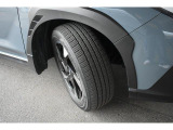 タイヤサイズは225/55R18です