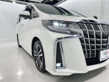 フォグランプ装着車です。暗い夜道の車両前方を明るく照らします