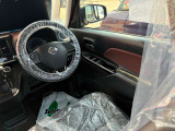 ハンドルも操作性良好です!車内もクリーニングしてのお引渡しになります。