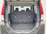 普段のお買い物や通勤、送迎等に十分な荷室スペースを確保しております。セカンドシートを倒すと、大きな荷物の積載も可能です♪