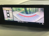 【360&deg;ビューモニター】専用のカメラにより、上から見下ろしたような視点で360度クルマの周囲を確認することができます☆死角部分も確認しやすく、狭い場所での切り返しや駐車もスムーズに行えます。