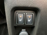 運転席と助手席にはシートヒーター機能付き!直ぐに暖かくなる為、真冬の寒い朝一には重宝される嬉しいアイテムです!
