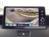 バックモニター付きで、車庫入れやバック時の後方確認をしっかりサポート。モニターに映し出される映像で死角も確認しやすく、狭い場所での駐車や後退時の操作をより安心して行えます。
