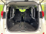 普段のお買い物や通勤、送迎等に十分な荷室スペースを確保しております。セカンドシートを倒すと、大きな荷物の積載も可能です♪