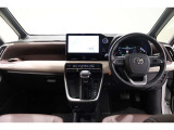 必要な装備を使いやすい位置に配置した機能的な運転席まわり。操作感や車両感覚など、ぜひ運転席に座って確かめてください。