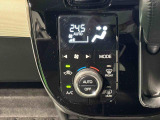 設定温度など一目でわかる液晶ディスプレイ付き快適装備のプッシュ式オートエアコン♪ 温度設定をすれば、自動で車内の温度管理をしてくれる優れ物です☆彡
