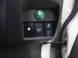 【衝突軽減ブレーキ】自動車が障害物を感知して、衝突の可能性がある場合、運転者へ警告音を発したり、衝突の可能性が高い場合、ブレーキの補助操作を行い、減速して衝突被害を軽減するシステムです!