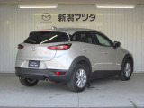 急ブレーキをかけたとき、後続車に危険を知らせるエマージェンシーシグナルシステムも搭載。
