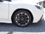 アイサイト装着車は、アイサイトのプロであるディーラーメカニックが専用機器を用いて徹底的に診断します。先進技術を注がれた故障診断機器でおクルマの状態を迅速・正確に解析しメンテナンスを行います。