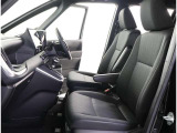 高いホールド性で運転姿勢が安定します。長距離ドライブでも疲れにくいのが魅力です。快適なドライビングライフをお送りください♪