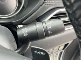 鋭く前方を照らす、LEDヘッドライト。遠くまで視界が開けることで、より安心したストレスのない走行を、提供してくれます。ライトの寿命が長いこともLEDライトの特徴です。