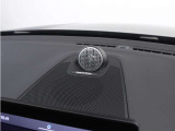 【Bowers&Wilkins ハイフィデリティ・オーディオシステム】精密にチューニングされたHi-Fiスピーカーと、革新的なフレッシュエア・サブウーファーを搭載。臨場感あふれるサウンドを届けます。